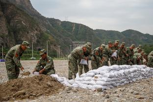 波杰姆斯基：第二阵容的传球更多 因为我们没有主攻点